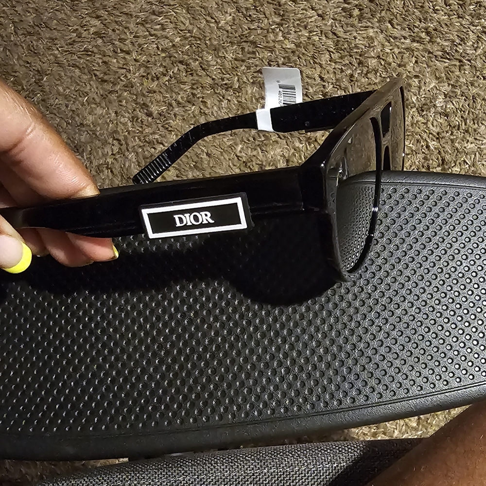 Christian Dior Sunglasses - Picture 9 of 10